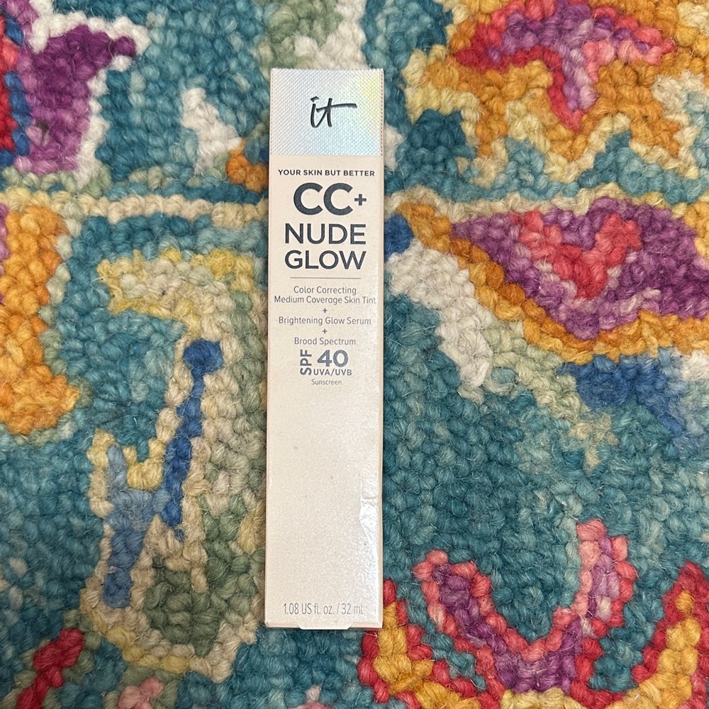 IT Cosmetics CC+ Nude Glow Skin Tint SPF 40 Light/Med